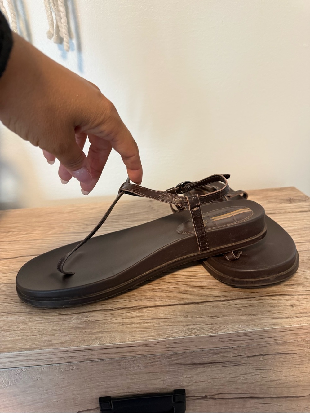 Sam Edelman Brown T-Strap Leather Sandals